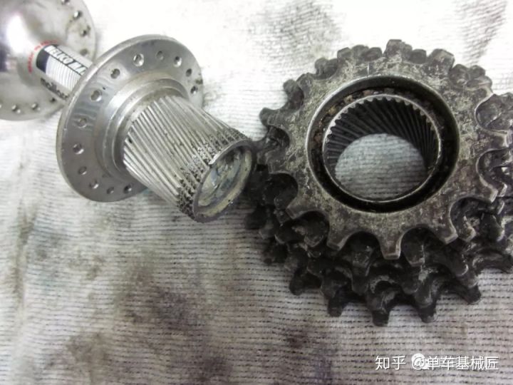 飞轮塔基如何拆卸_拆卸飞轮塔基的工具_xd塔基飞轮安装