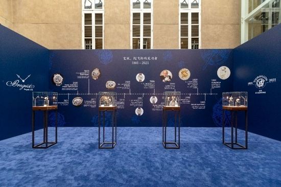 “创之始终 轮冠寰宇 宝玑陀飞轮诞辰220周年传奇之旅”主题展览