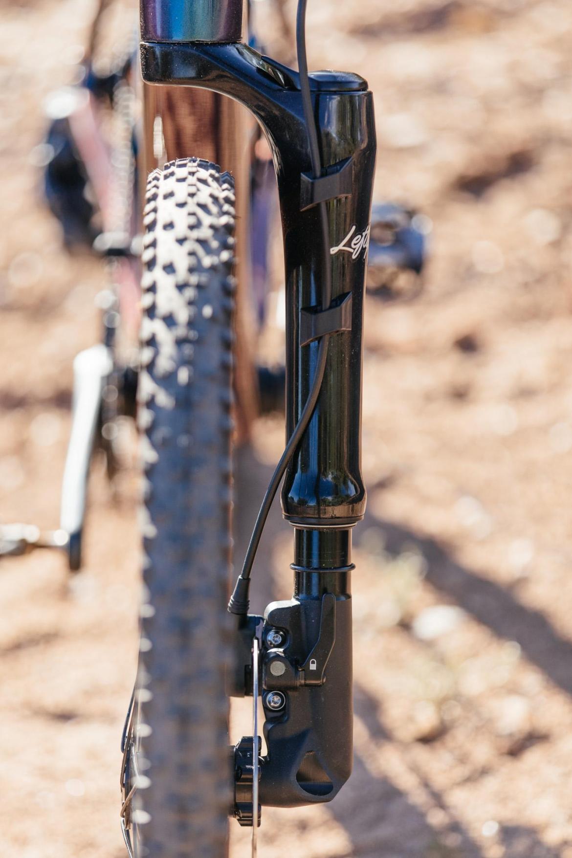 Cannondale Topstone 650b review Lefty Oliver Carbon fork StopLock system_cannondale前叉