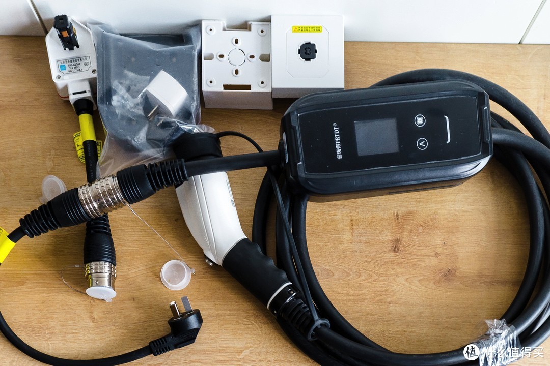 随车充缆上控制与保护装置_智能蓝牙gps定位车充_随车充模式2