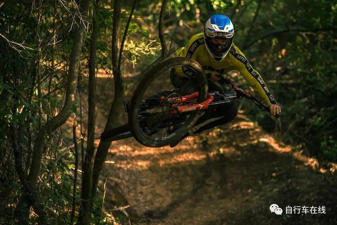 山地胎打多少气压_山地车轮胎气压_山地车轮胎打气气压