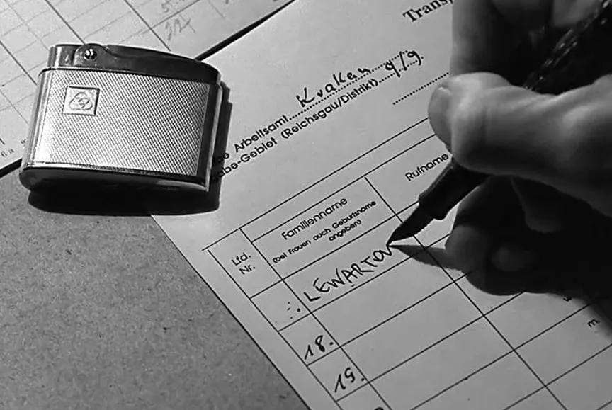 星空体育app官方下载 江苏小伙收藏600只古董打火机，18K纯金打火机出价85000他还不卖