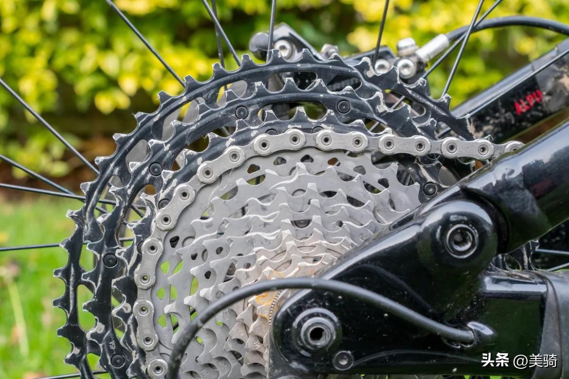 自行车飞轮工作原理_山地车公路车飞轮齿比选择_山地车换个塔基多少钱
