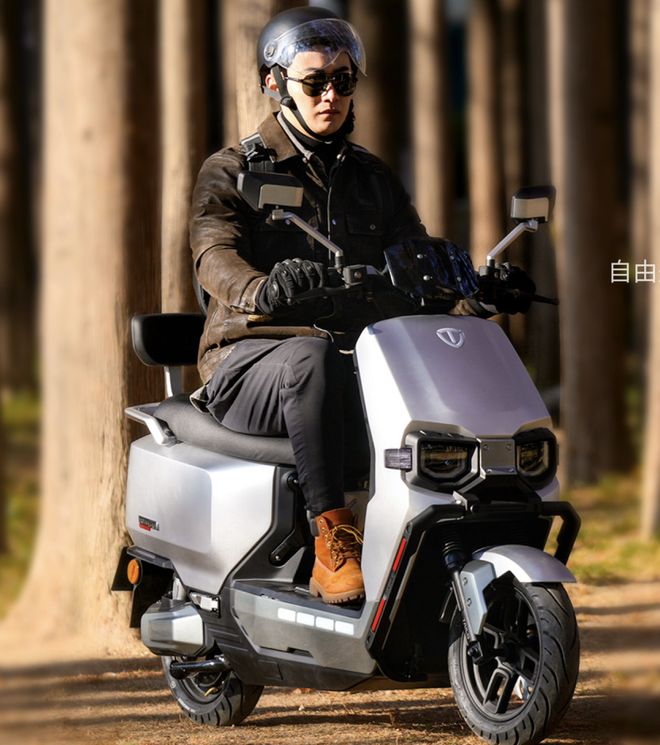 台铃超能S苍穹 性能参数配置_台铃领航者怎么样_台铃超能S苍穹 2024款 电动二轮车