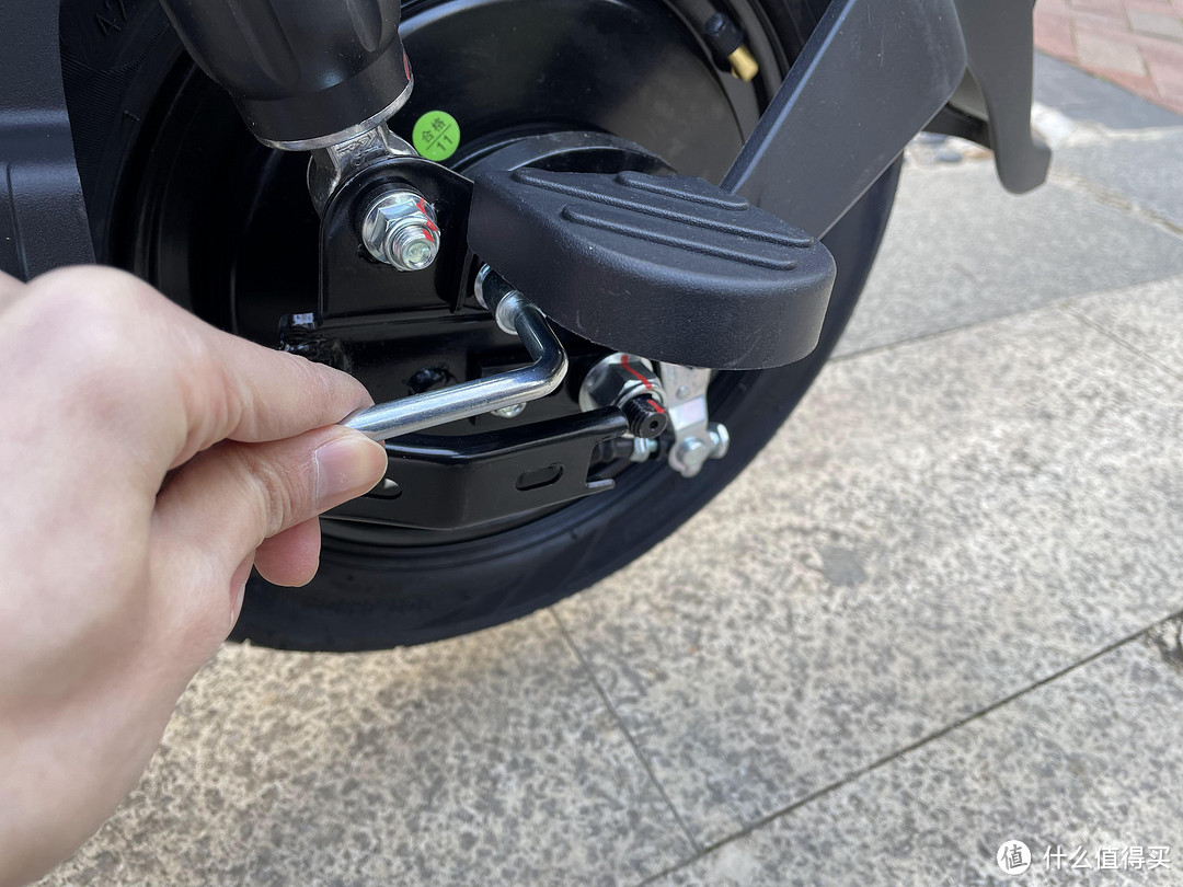 绿源K5电动车选购_新国标电动车参数对比_博世电机和雅迪电机哪个好