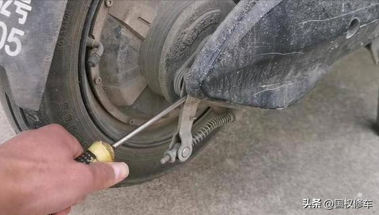 电动车刹车选择_电动车鼓刹图片_前碟后鼓刹车优缺点