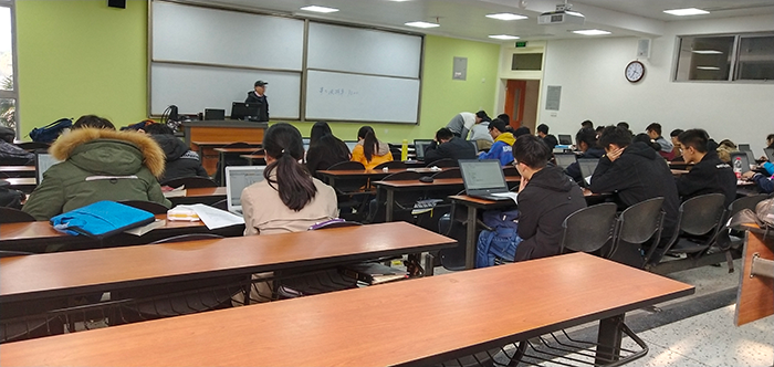 恩智浦杯全国大学生智能车竞赛选拔_电子信息学院智能车竞赛选拔流程_恩智浦智能车比赛规则