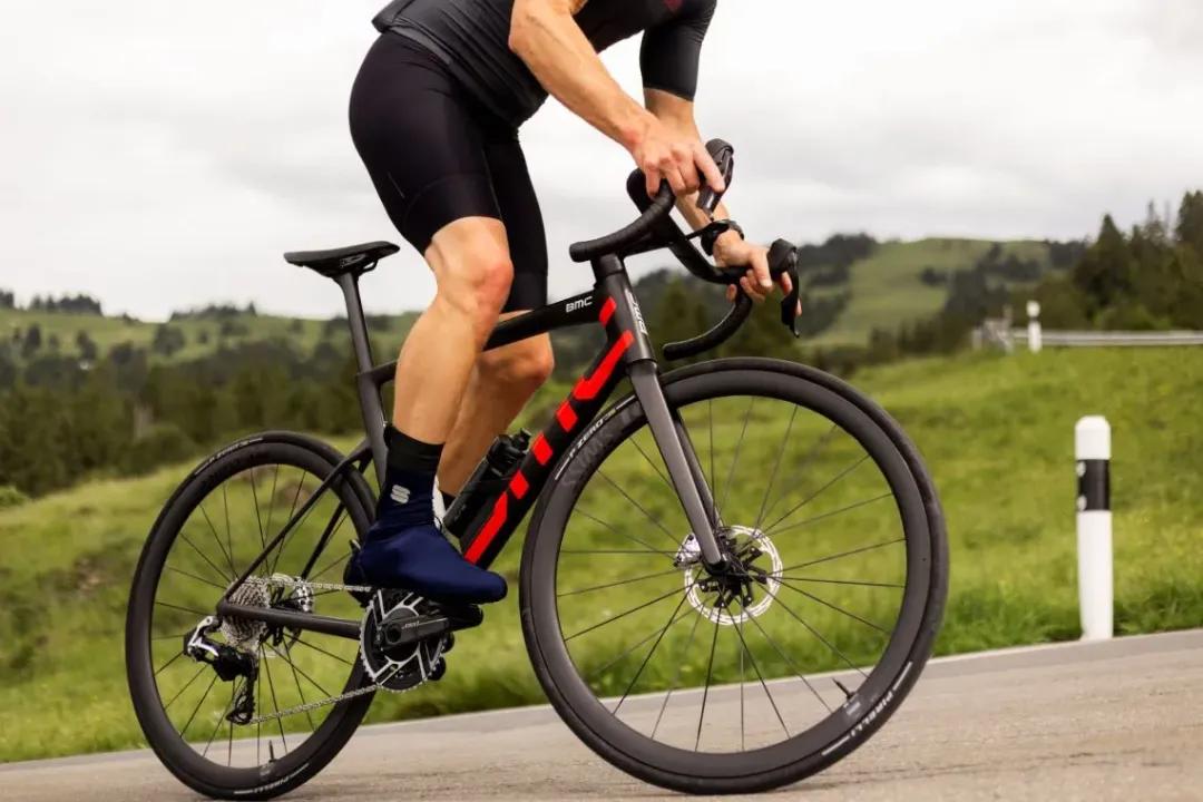 最佳轻量化公路车_轻量化自行车设计标准_美利达公路车r902重量