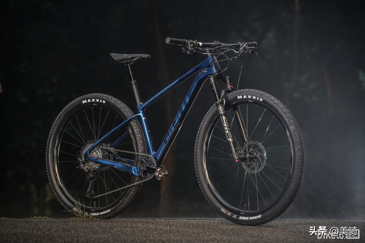 捷安特XTC Advanced SL 29 1评测_2025款捷安特750 白色_捷安特XTC系列硬尾山地车性能分析