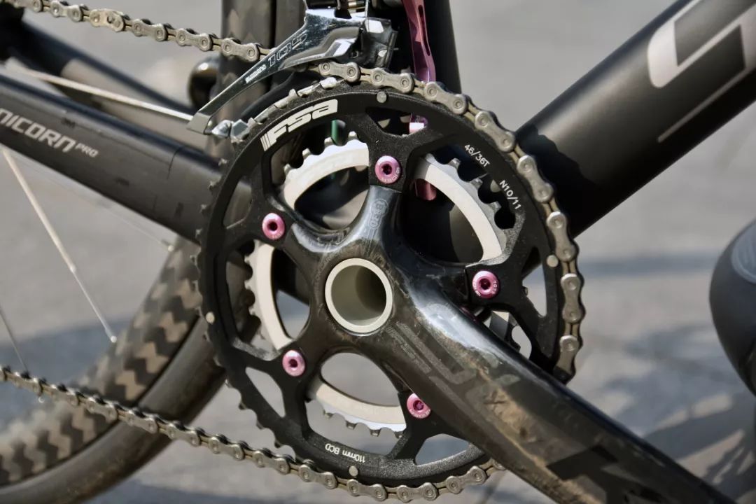 野兽骑行UNICORN爬坡架_全隐藏走线公路车改装_公路车怎么改装