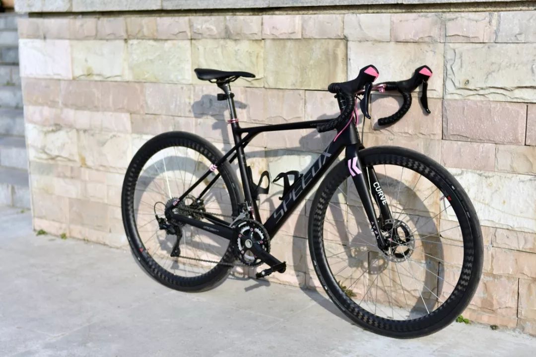 全隐藏走线公路车改装_野兽骑行UNICORN爬坡架_公路车怎么改装