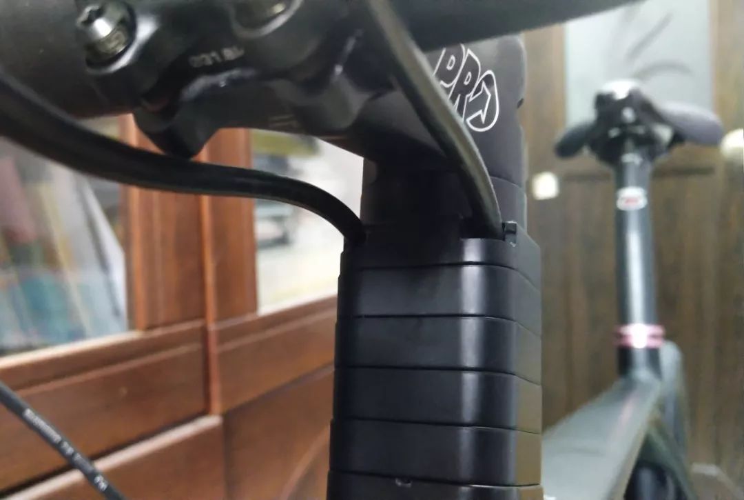 全隐藏走线公路车改装_公路车怎么改装_野兽骑行UNICORN爬坡架