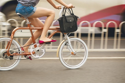 小米电动助力折叠自行车_欧亚马自行车如何_电动助力单车市场定位