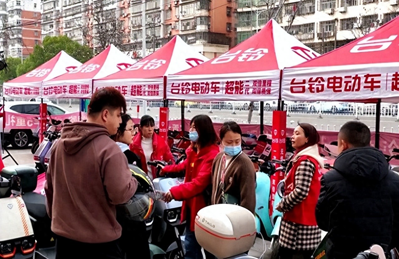 星空体育app官方下载 2025上半年电动车销量榜：增速雅迪第3，爱玛4，第1、2品牌是谁？