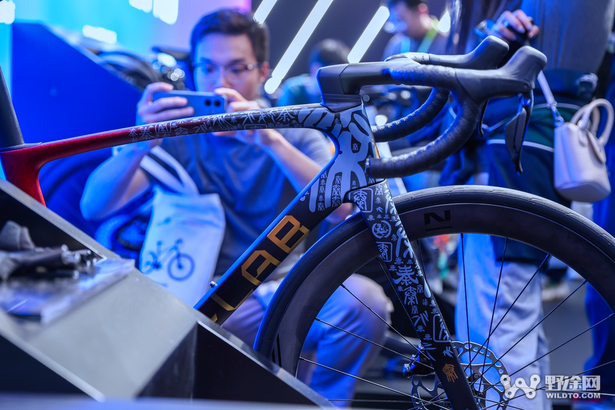 中国自行车展览会 2023 公路车 新品发布_禧玛诺 CUES LINKGLIDE 技术展示_cannondale supersix