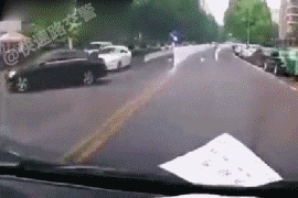 电动平衡车安全使用注意事项_平衡车摔伤事故责任认定_儿童智能平衡车