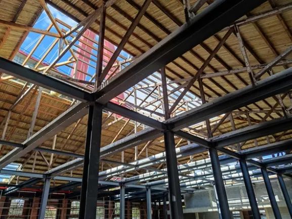 上海工业遗产改造案例_浦东滨江自行车道_浦东滨江工业遗产