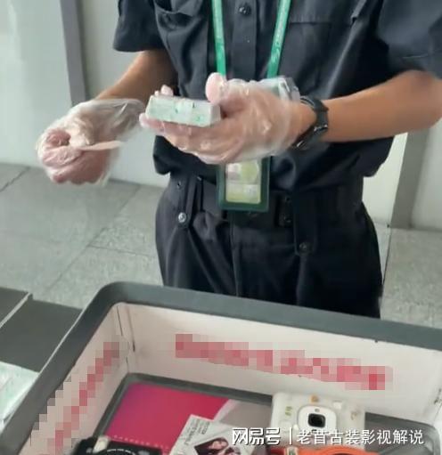 星空体育平台官网入口 老外坐飞机还带火机，男子眼尖发现火速举报，地勤人员态度惹争议