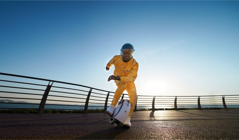 乐行天下科技有限公司2024夏季潮玩新品_智能双轮平衡车乐行天下小圆仔_智能扫地机器人 平衡扭扭车