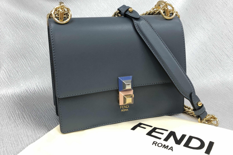 星空综合体育app下载 芬迪包包和lv包包是一个档次吗