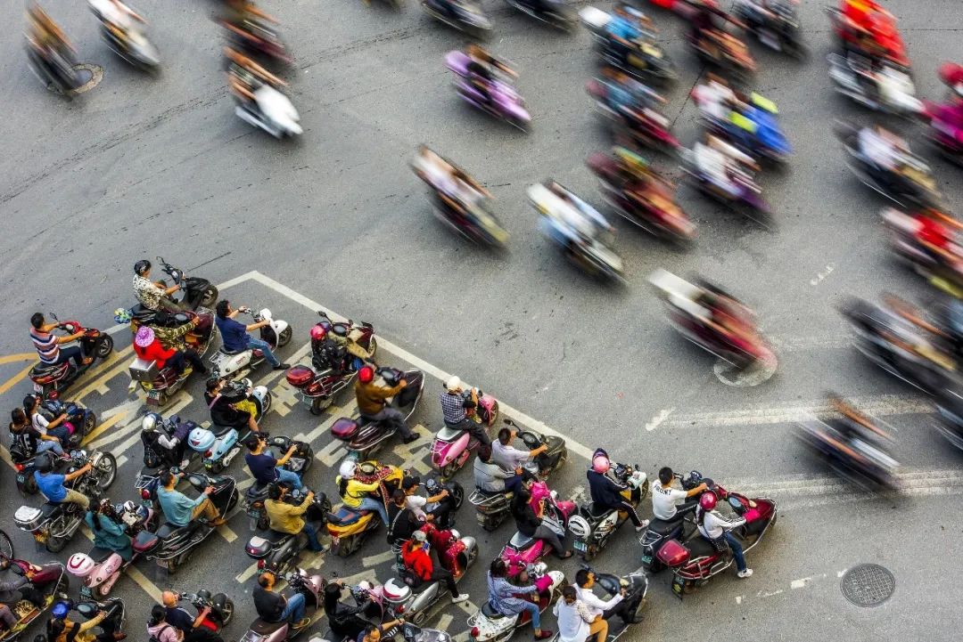 两轮电动车智能化功能_智能平衡车品牌_高端智能两轮电动车