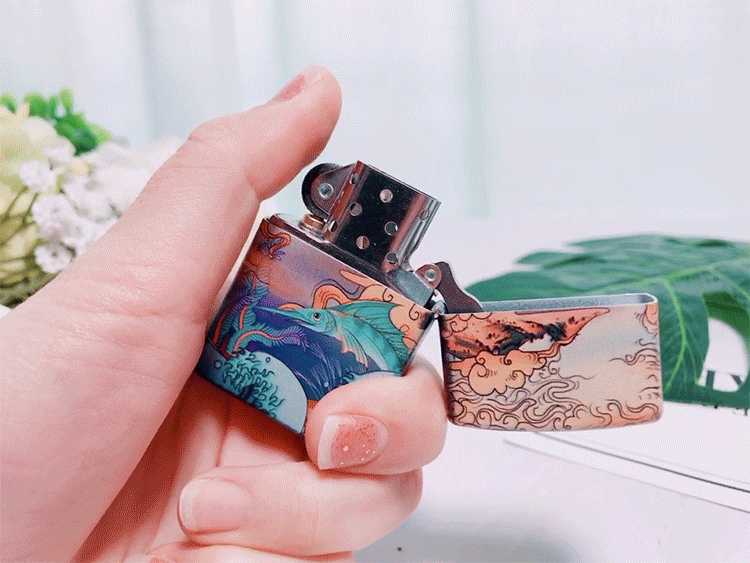 ZIPPO打火机表白礼物_zippo打火机玩法入门_浮世绘鲸鱼打火机设计