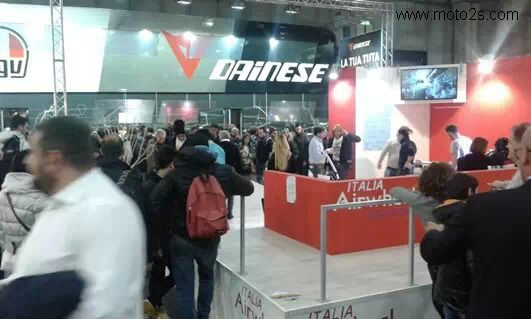 爱尔威智能平衡车_意大利米兰国际两轮车展_爱尔威智能平衡车