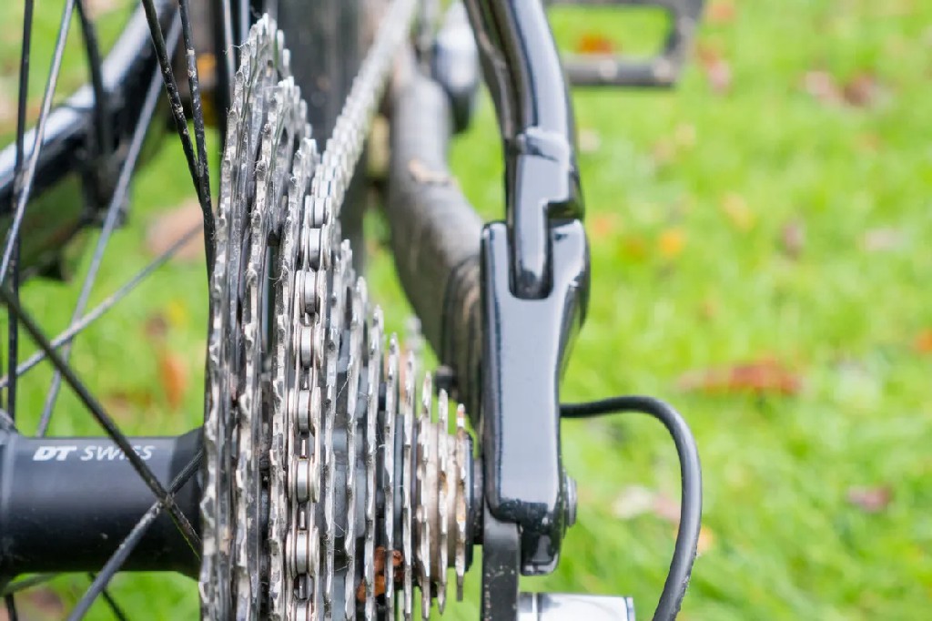 山地车塔基怎么拆下_自行车核心部件术语_自行车车架材质与结构详解