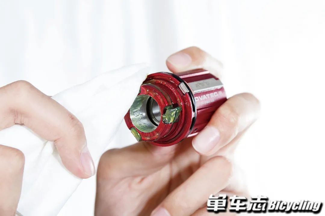 山地车塔基怎么拆下_自行车花鼓结构解析_自行车花鼓类型