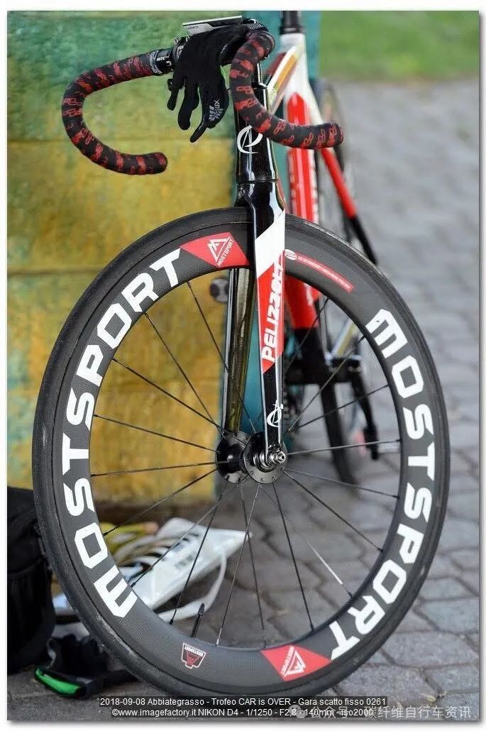 山地车塔基怎么拆下_自行车零部件组成_自行车车架材质类型