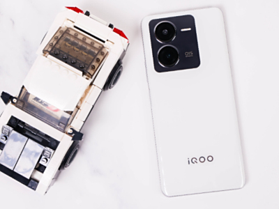 iQOO Z8评测:充电五分钟游戏两小时 千元电竞水桶机