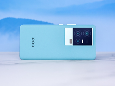 一款关于iQOO 11的评测推出,其“Super”意义不仅在于配置有优势,更存在于带有电竞水准体验之处!