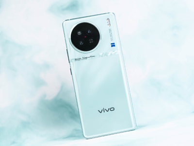 上手最强王者,使用的是堪称最清新颜色的“真香机”vivo X90s,进行细细的评测 。