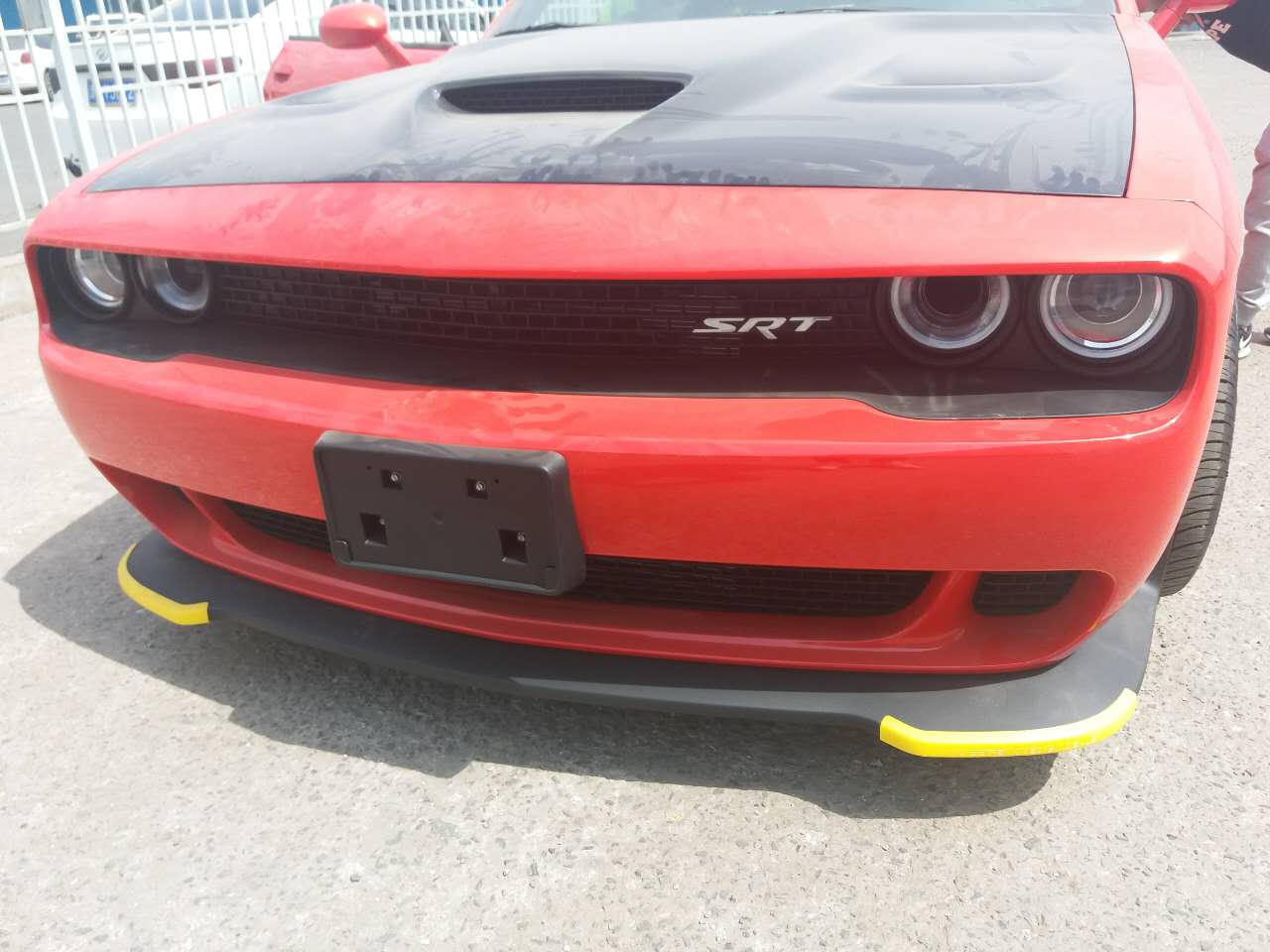 星空综合体育app下载 道奇挑战者6.2TSRT地狱猫美式肌肉豪迈展露无遗