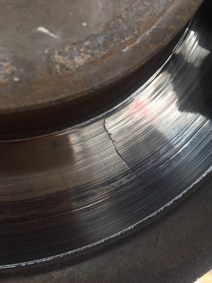 鼓式制动与盘式制动对比_鼓刹原理_汽车制动系统